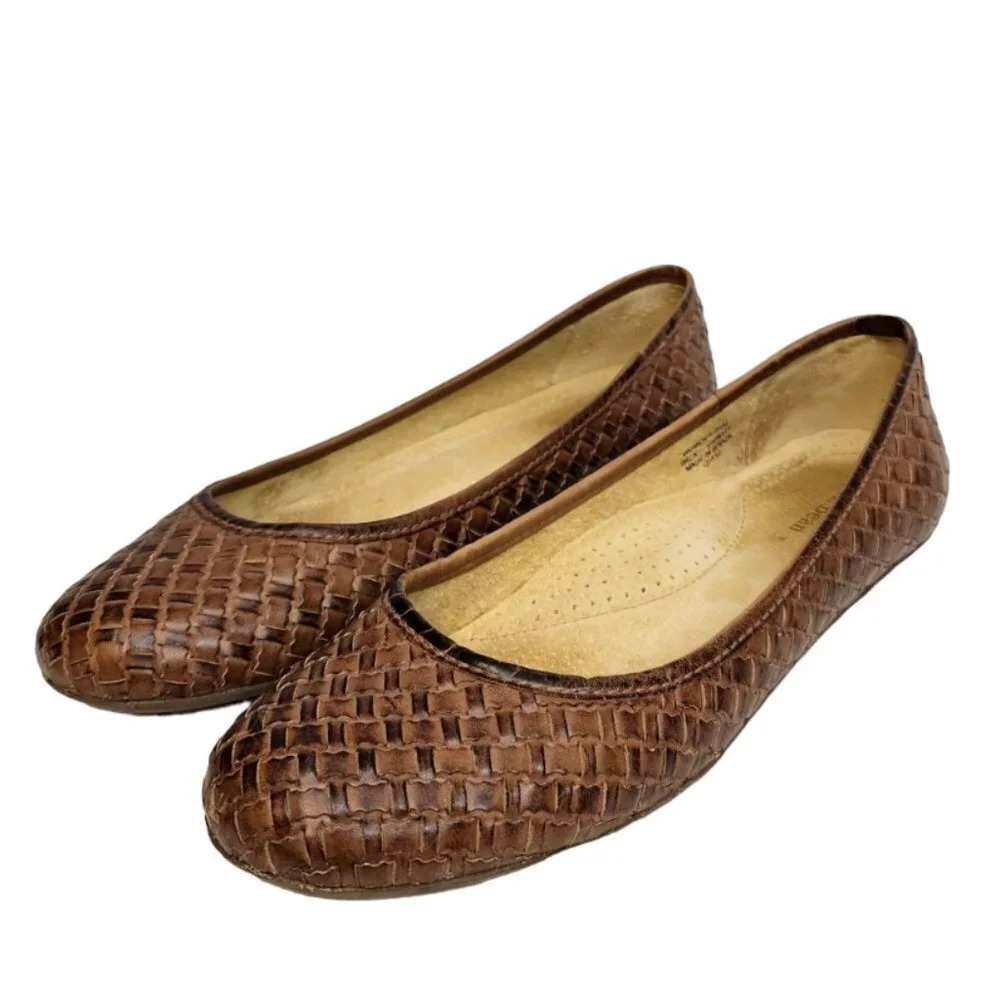 L.L Bean Womens Leather  Woven Flats Size 8
